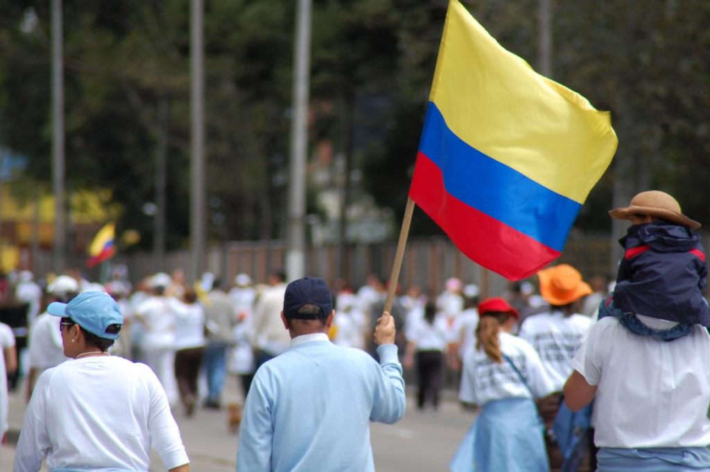 Anti-FARC protest on Colombian Independence Day in 2008. AlCortés/Flickr/CC BY 2.0